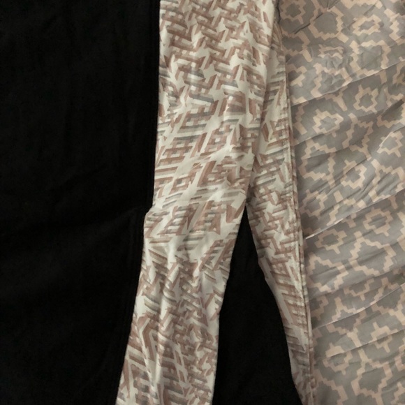 VICTORIA SECRET LEGGINGS - Picture 2 of 8